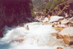Gr�goire dans les gorges de Mollia